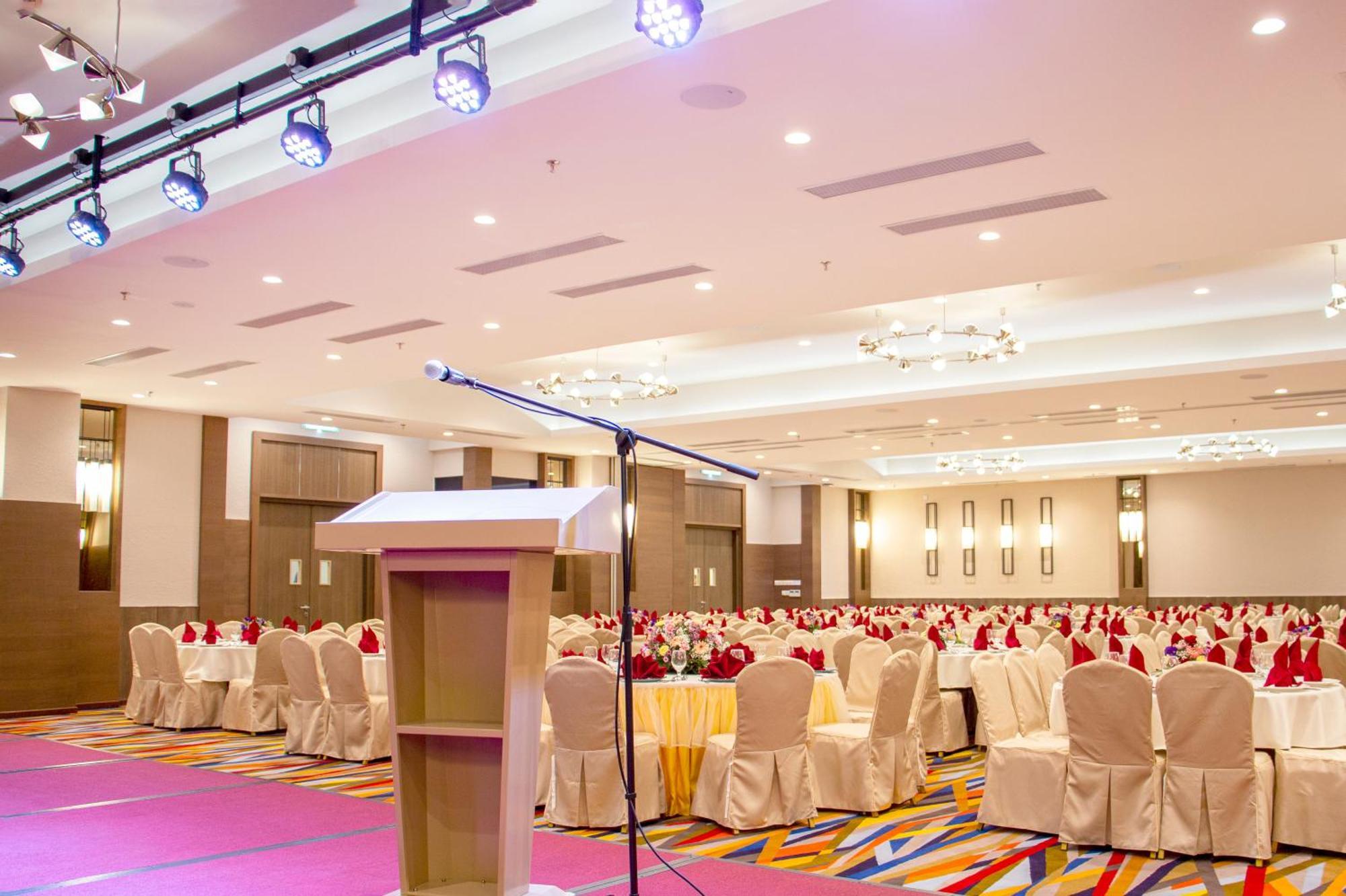 Arena Premier Hotel Серембан  Экстерьер фото
